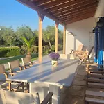 Beachfront House In Olive Grove 別荘 *