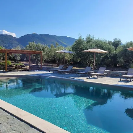 Beachfront House In Olive Grove *